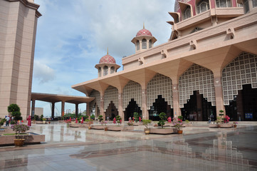 Naklejka premium Pink Mosque in Putrajaya 