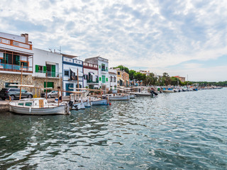 Obraz premium Port and houses of Portocolom Mallorca