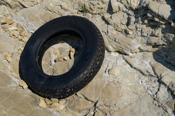 alter Reifen am Strandf