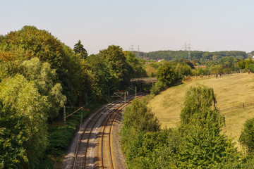 Bahntrasse mit Br&uuml;cke