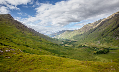 Fototapeta premium Nature Highlands Authentic Landscape Kyle Glenshiel Hiking Trails Scotland