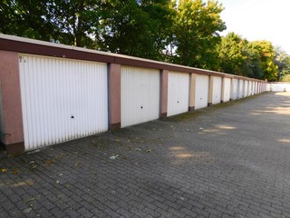 Obraz premium Garagenplatz