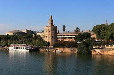 Fototapeta na wymiar Tower of Gold, Seville 
