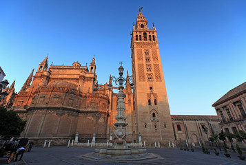 Fototapeta na wymiar Seville Cathedral 