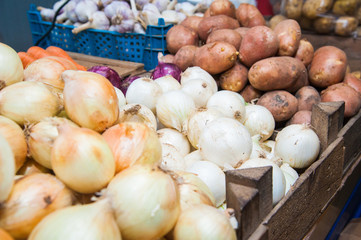 Yellow onions at the supermarket