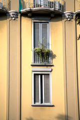 Fototapeta na wymiar external,facade,window,balcony,building,house,wall,old,city,urban,frame