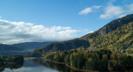 Naklejka na ściany i meble Fjord mit Dunstschleier