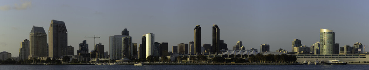 Fototapeta na wymiar Panorama of the San Diego Skyline at sundown