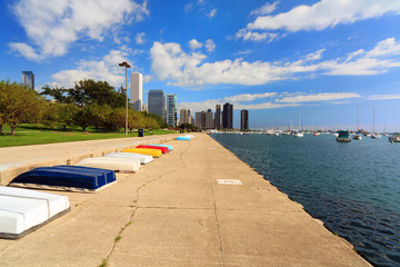 Cityscape view along Lake Michigan and Grant Park in downtown Chicago