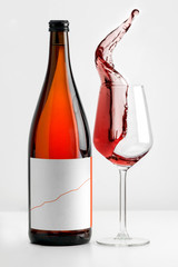 Wein Weinflasche und Weinglas