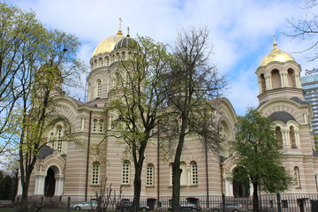 Fototapeta na wymiar orthodox church in riga, latvia