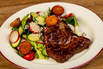 Beef steak salad