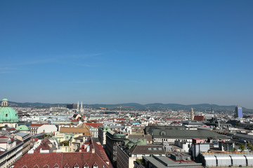 Fototapeta premium Blick vom Stephansdom über Wien in Richtung Westen aufgenommen im Mai 2018