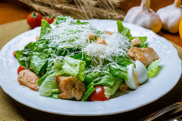 Salad caesar with chicken