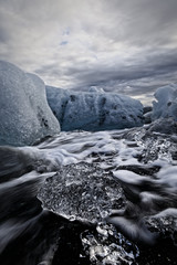 Diamond Beach oceanside Icebergs and Crystals