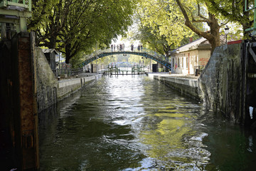 Fototapeta na wymiar Canal Saint Martin, Paris, Frankreich, Europa