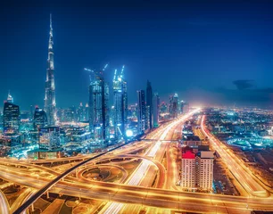 Foto auf Acrylglas Mittlerer Osten Bunte nächtliche Skyline von Dubai, Vereinigte Arabische Emirate. Reise-Hintergrund.