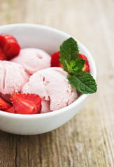 Strawberry ice cream