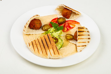 Humus with falafel