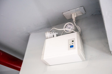 emergency light auto lighting working when power outage by battery.