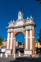 Fototapeta na wymiar Stadttor in Santarcangelo di Romagna, Italien