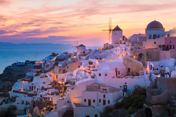 Foto op Plexiglas Lavendel Uitzicht op Oia, het mooiste dorp van het eiland Santorini in Griekenland.