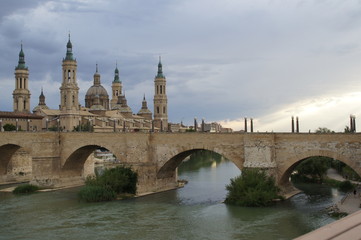 Fototapeta na wymiar Spanien, Zaragossa Ebro