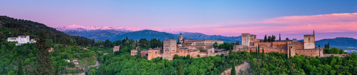 Fototapeta na wymiar Colorful sunset over Alhambra