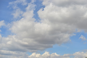 Fototapeta na wymiar white clouds in blue sky