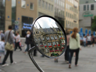 Munchen in the mirror