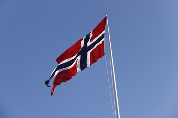 Drapeau norvégien au vent à Oslo, Norvège	