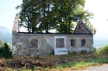 Fototapeta na wymiar Ruine, verfallenes Haus
