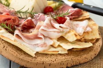 Vassoio di cibi tipici dalla Sardegna, typical food from Sardinia, Italy 