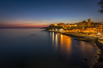 Obraz premium Sunset in Piombino, Toscana in Italy