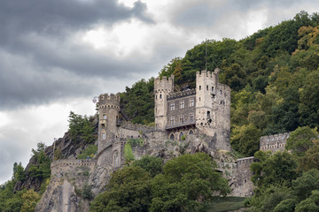 Fototapeta na wymiar Burg Rheinstein am Rhein