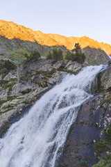 Fototapeta na wymiar Kuiguk waterfall. Altai mountains nature