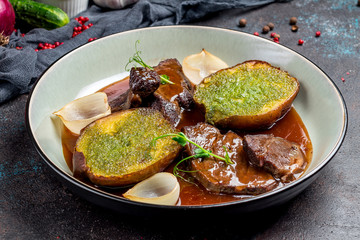 Beef cheeks with mashed potatoes