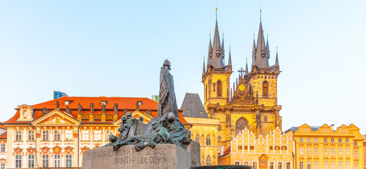 Obraz premium Jan Hus Monument and Church of Our Lady before Tyn at Old Town Square, Prague, Czech Republic.