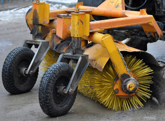 Brush for cleaning streets and sidewalks
