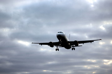 Airplane from 3/4 side