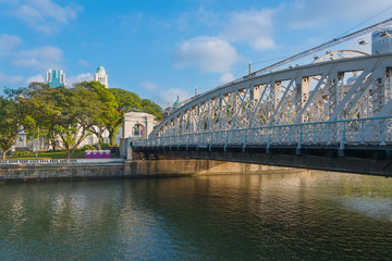 Anderson Bridge over the Singapore River and the Victoria Theatre is one of the oldest bridges in Singapore