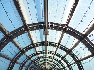 電飾で飾られた通路