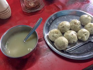 チベット料理、モモ、ネパール料理、餃子