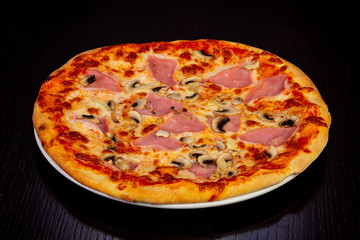 Delicious ham pizza