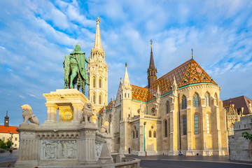 Fototapeta na wymiar Matthias Church on the Buda bank of the Danube in Budapest city, Hungary
