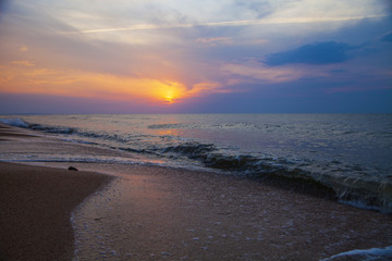Fototapeta na wymiar Beautiful sea at sunset.