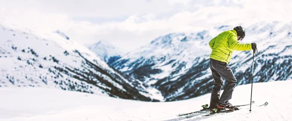 Photo sur Plexiglas Sports dhiver Heure d& 39 hiver dans les Alpes et espace libre pour votre texte.