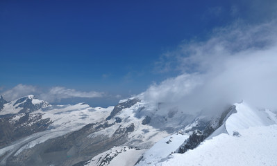 Fototapeta na wymiar Hochalpine Gebirgslandschaft im Schweizerischen Wallis