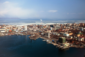 Obraz premium Panoramic view of Vladivostok from above. Vladivostok - the capital of Primorsky Krai, the eastern Russian Far-West