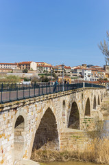 Naklejka na ściany i meble Historic brigde Puente de Piedra in Zamora, Spain